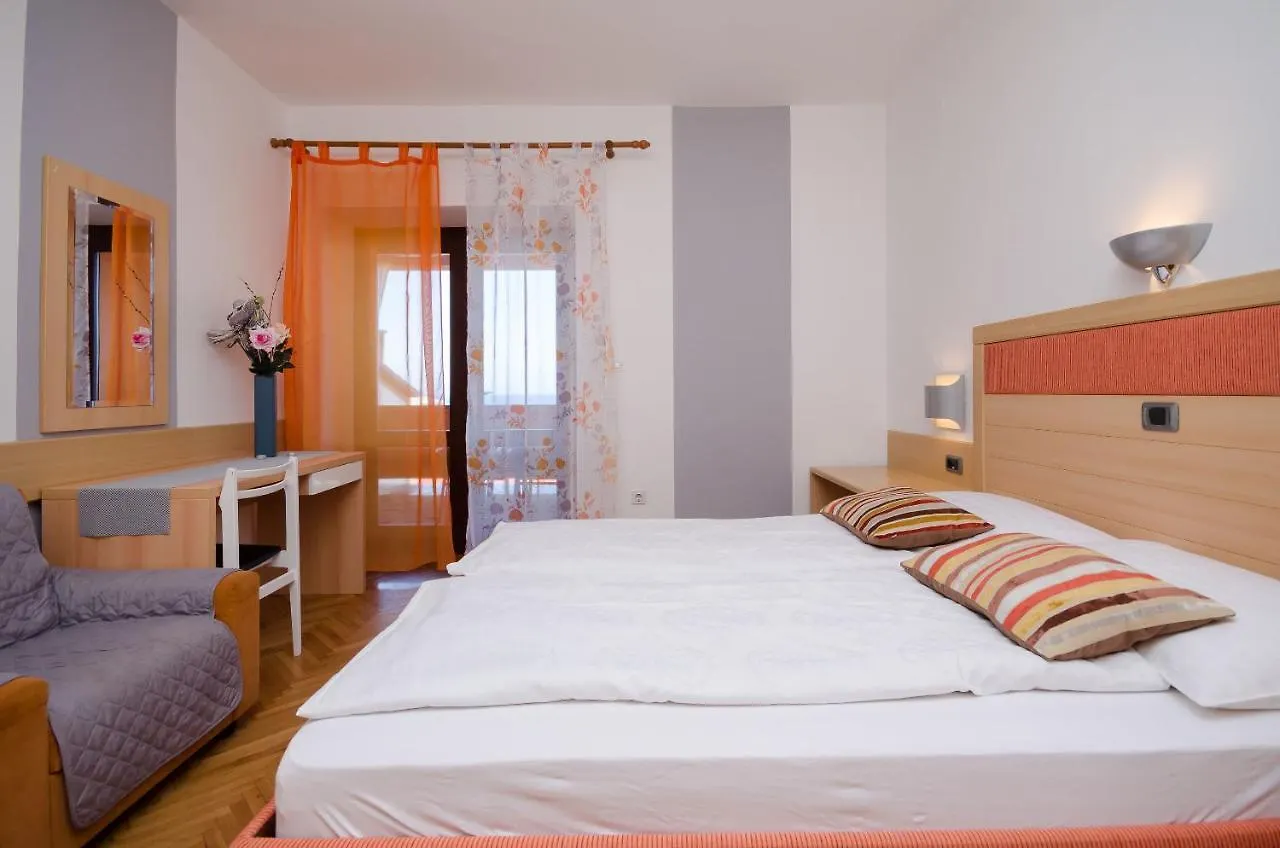Apartments Mirjana B Lopar 0*,  Croatia