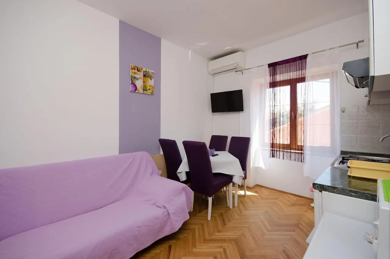Apartments Mirjana B Lopar