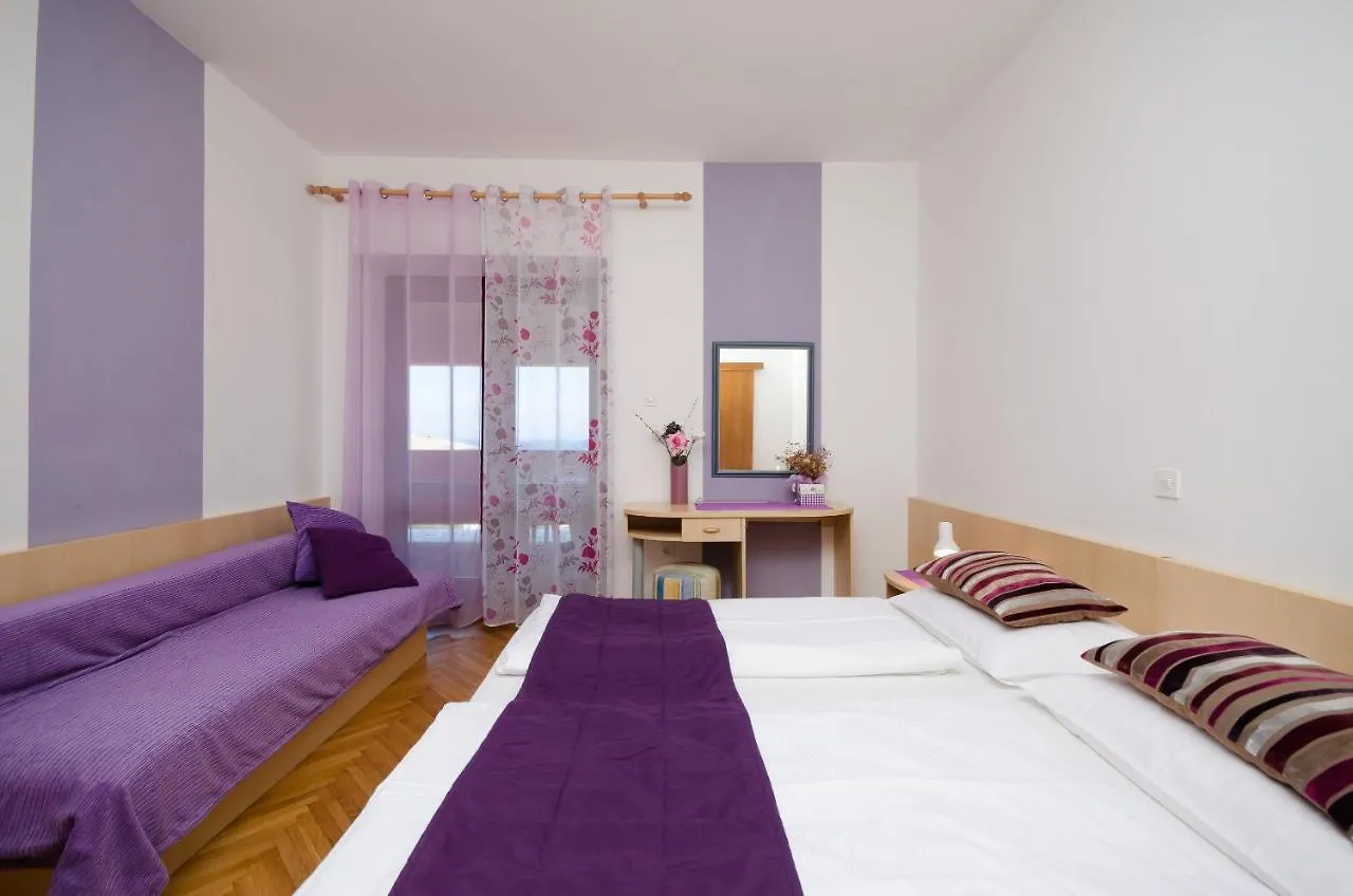 Apartments Mirjana B Lopar
