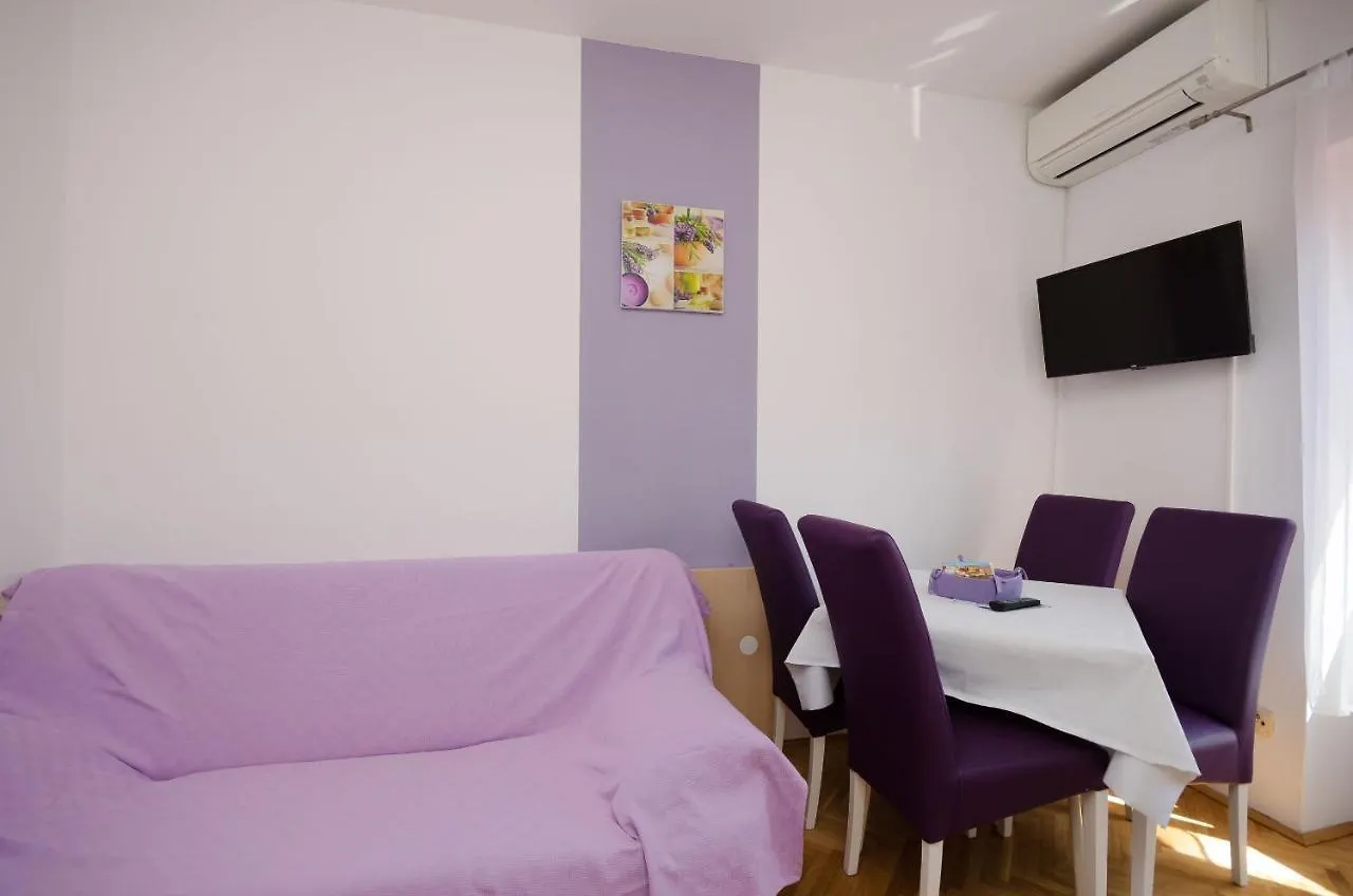 Apartments Mirjana B Lopar