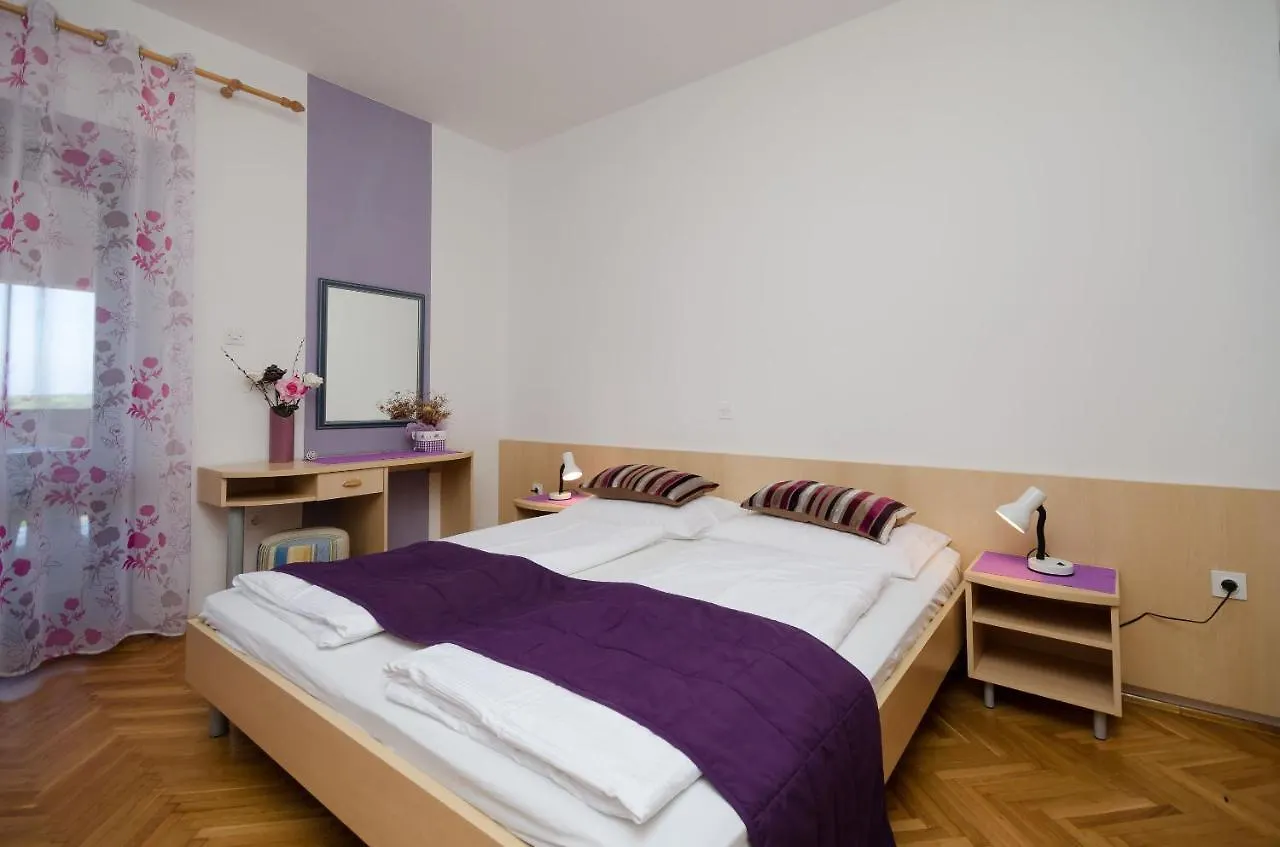 Apartments Mirjana B Lopar 0*,  Croatia