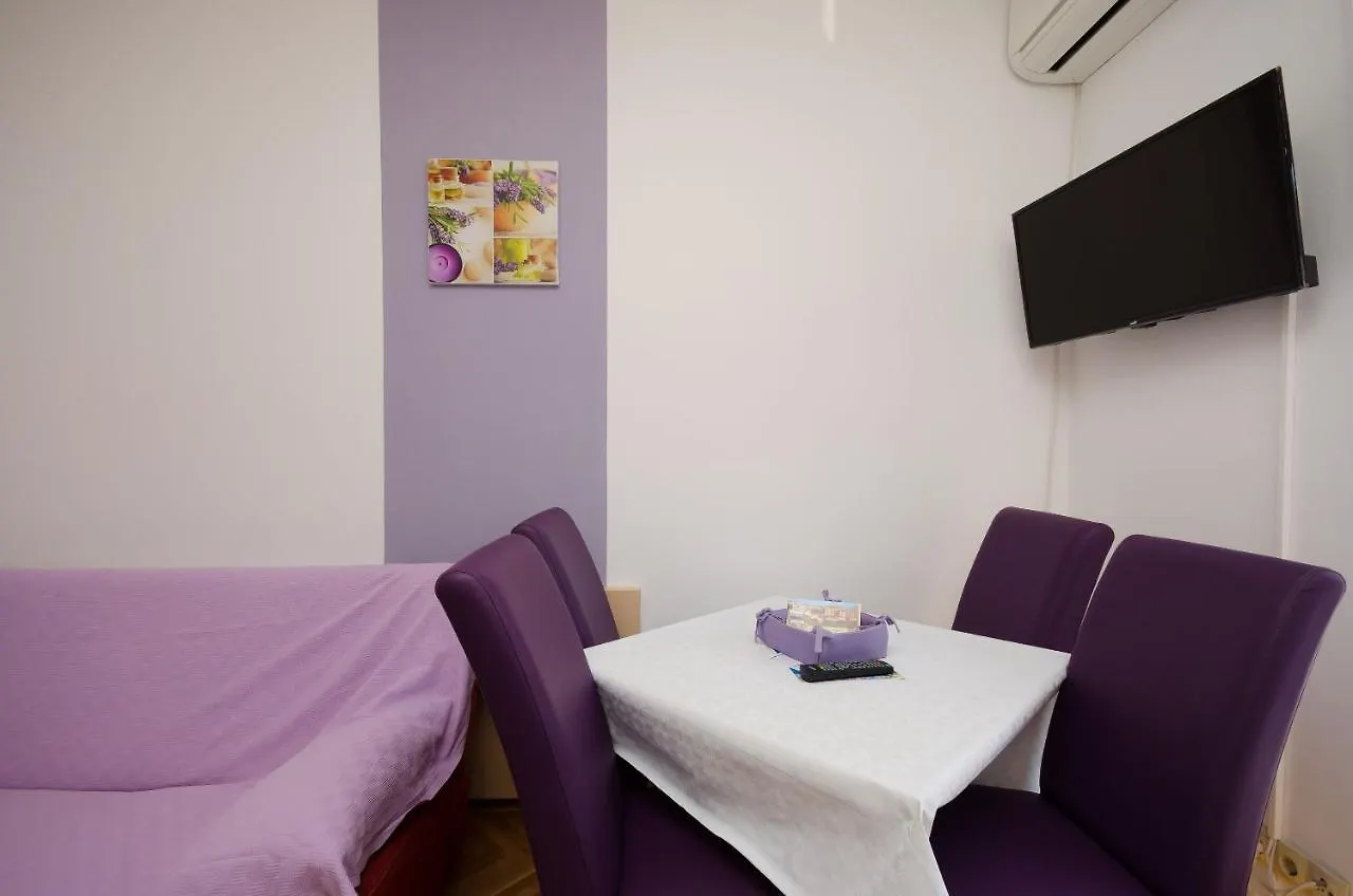 Apartments Mirjana B Lopar